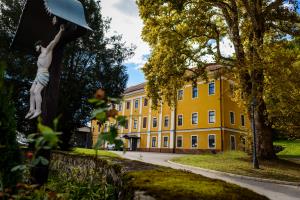 Dvorec Kozje (Arhiv Občine Kozje)